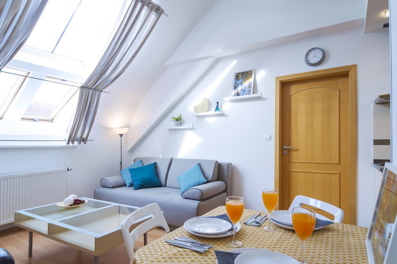 Modern Opatovicka Appartement